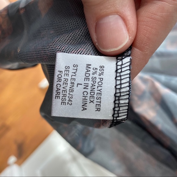 🔥SOLD🔥Boutique High Low Sheer Kimono Black & Red S, M, L - Picture 12 of 13